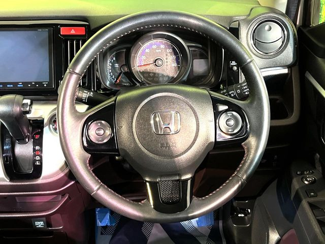 �y�����v�����X�e�A�����O�z�㎿�Ȋv���g�p���邱�ƂŁA��ɂ����������݂ƂĂ��^�]���₷���n���h���ł���