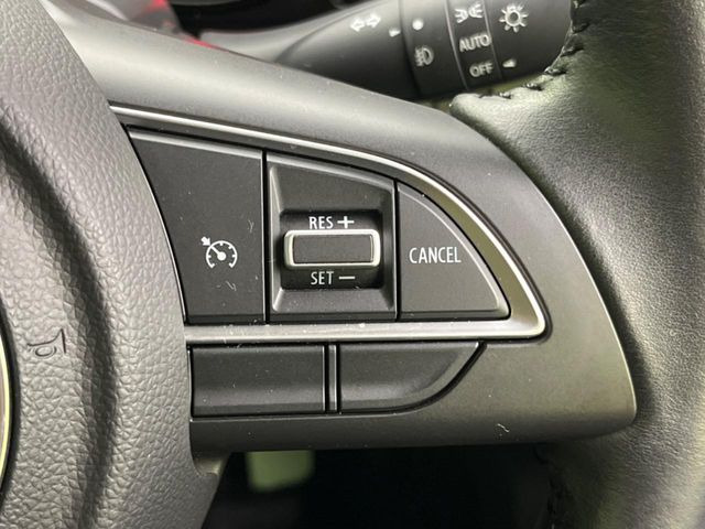 �y�N���[�Y�R���g���[���z�������H�����N���N���s�B�A�N�Z���𗣂��Ă���葬�x�ő��s���ł��A�������^�]���̕��S���y��!�����E�������ȒP�ȃX�C�b�`����Œ����ł��܂��B