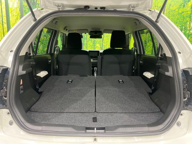 普段のお買い物や通勤、送迎等に十分な荷室スペースを確保しております。セカンドシートを倒すと、大きな荷物の積載も可能です♪