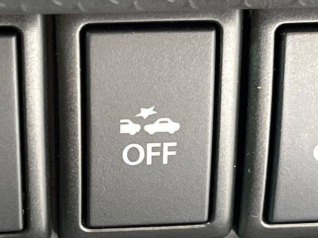 【スズキ ディアルカメラブレーキサポート】走行中に前方の車両等を認識し、衝突しそうな時は警報とブレーキで衝突回避と被害軽減をアシスト。より安全にドライブをお楽しみいただけます。