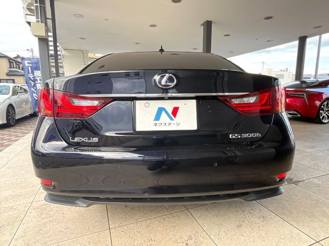 安心の最長10年・走行無制限保証(有償)をご用意。保証内容も充実はもちろん、無料点検&オイル交換や、年中無休の全国・24時間ロードサービスも付帯されておりますのでご安心下さい。