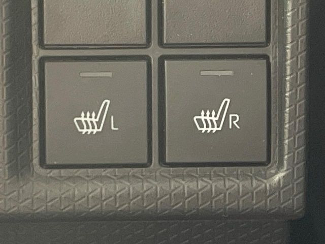 【シートヒーター】寒い日に重宝するシートヒーター!エアコンより早く温まってくれるので寒がりの人も安心ですね♪エアコンの温風は乾燥するから苦手、という方にもをおすすめです。