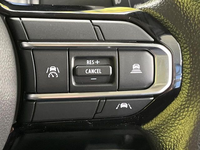 【アダプティブクルーズコントロール】高速道路での長距離走行が楽に!!自動で速度を保つクルーズコントロールが、衝突軽減システムと連携し、前方の車両を感知して車間を保つように速度調節してくれます!!