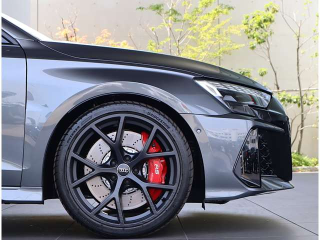 RS3スポーツバック2.5 4WD