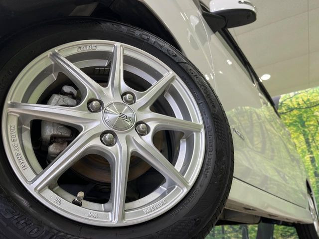 【14インチアルミホイール】外観にマッチしたアルミホイールを装着しております。各種アルミホイールや、スタッドレスタイヤも取扱いしております。是非ご相談ください♪