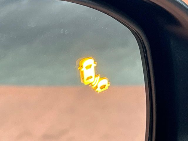 �y�u���C���h�X�|�b�g�C���t�H���[�V�����z���s���A�h�A�~���[�̎��p�ɂȂ�₷���ӏ��Ɍ㑱�Ԃ��ڋ߂���ƃT�C�h�~���[�t�߂Ɍx����\���A�h���C�o�[�ɒ��ӊ��N�����Ă���܂��B