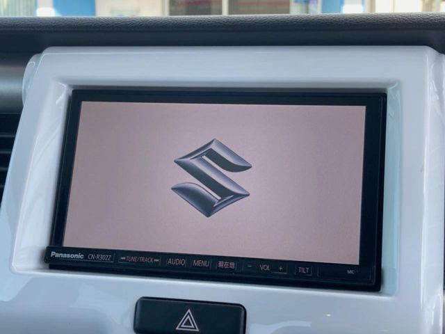 【純正ナビ】人気の純正ナビを装備。オーディオ機能も充実しており、Bluetooth接続すればお持ちのスマホやMP3プレイヤーの音楽を再生可能!毎日の運転がさらに楽しくなります!!