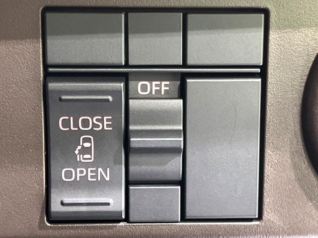 【パワースライドドア】スマートキーや運転席のスイッチでスライドドアの開閉が可能♪電動だから力を入れてドアを開ける必要が無く、小さいお子様でも、重い荷物を持っている時もラクに開け閉めできます♪