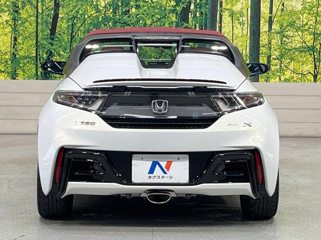 安心の最長10年・走行無制限保証(有償)をご用意。保証内容も充実はもちろん、無料点検&オイル交換や、年中無休の全国・24時間ロードサービスも付帯されておりますのでご安心下さい。