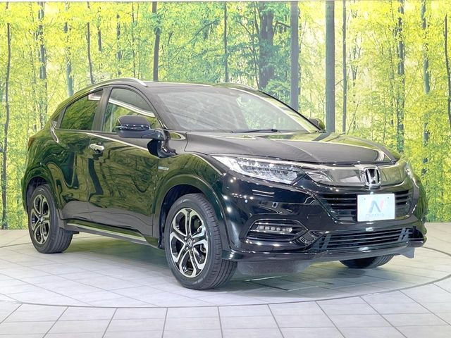 高透明度のガラス皮膜で撥水はもちろん、上質なツヤ・光沢を実現。紫外線や酸性雨から大切な愛車を保護し、色あせ・劣化を防止。「弾スプラッシュコート」、「弾プリミッサコート」からお選びいただけます。