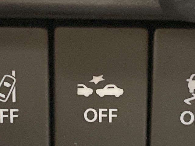 �y�X�Y�L �Z�[�t�e�B�T�|�[�g�z���s���ɑO���̎ԗ�����F�����A�Փ˂������Ȏ��͌x��ƃu���[�L�ŏՓˉ���Ɣ�Q�y�����A�V�X�g�B�����S�Ƀh���C�u�����y���݂��������܂��B