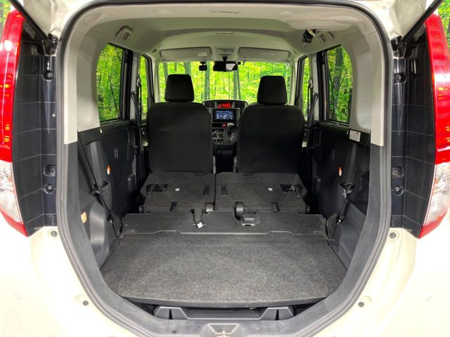 普段のお買い物や通勤、送迎等に十分な荷室スペースを確保しております。セカンドシートを倒すと、大きな荷物の積載も可能です♪