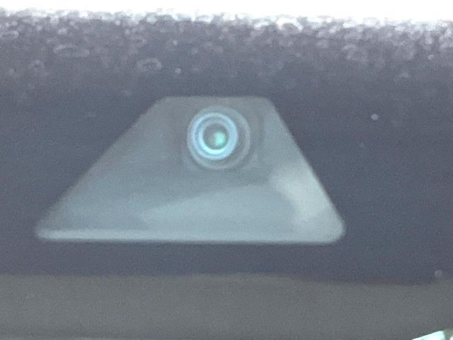 �y�G�}�[�W�F���V�[�u���[�L�z���s���ɑO���̎ԗ�����F�����A�Փ˂������Ȏ��͌x��ƃu���[�L�ŏՓˉ���Ɣ�Q�y�����A�V�X�g�B�����S�Ƀh���C�u�����y���݂��������܂��B