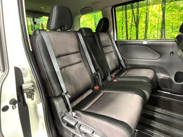 �Z�J���h�V�[�g�͒������������ƂȂ��Ă���A�X���C�h����ΒʘH�X�y�[�X���o��!�O��̈ړ����Ƃ��Ă��ȒP�ł���������A8����Ԏ������K�ȍ���S�n�̃V�[�g�ƂȂ��Ă��܂���