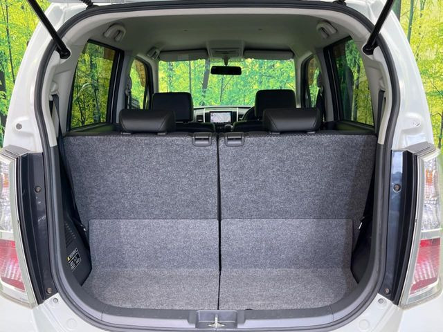 普段のお買い物や通勤、送迎等に十分な荷室スペースを確保しております。