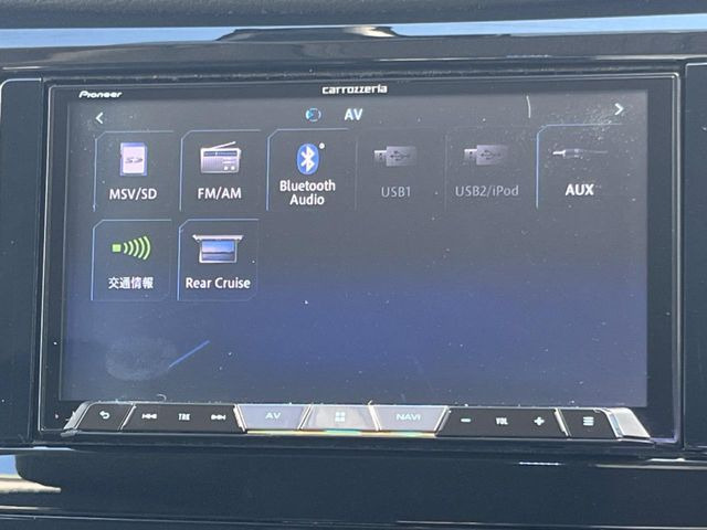 【ナビゲーション】使いやすいナビで目的地までしっかり案内してくれます。各種オーディオ再生機能も充実しており、お車の運転がさらに楽しくなります!!