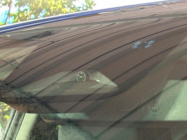 �y�z���_�Z���V���O�z���s���ɑO���̎ԗ�����F�����A�Փ˂������Ȏ��͌x��ƃu���[�L�ŏՓˉ���Ɣ�Q�y�����A�V�X�g�B�����S�Ƀh���C�u�����y���݂��������܂��B