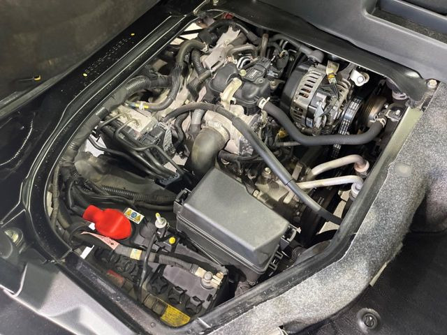 親切・丁寧な専門メカニックスタッフが応対!・車検・点検整備・事故等の修理などアフターサービスも安心。お車のカスタマイズもネクステージのサービススタッフまでご相談ください!