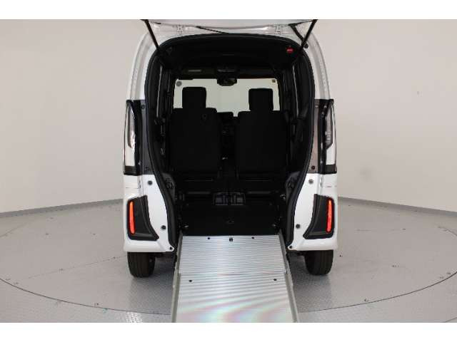 N-BOXカスタムスロープ 4WD