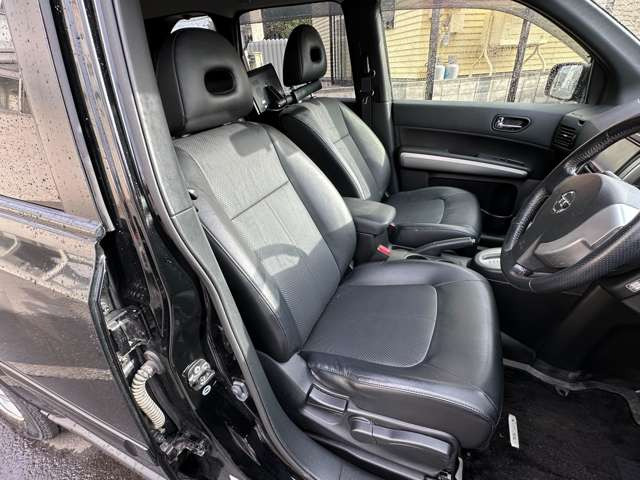 ���̋Ǝ҂ɂ������ې􂢁A�V�[�g�̃^�o�R�Ȃǂɂ��R�Q���̃��y�A��(�L��)�������Ă���܂��B