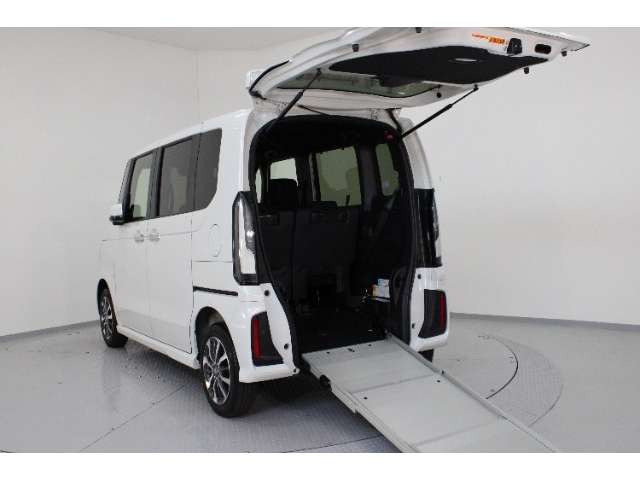 N-BOXカスタムスロープ 4WD