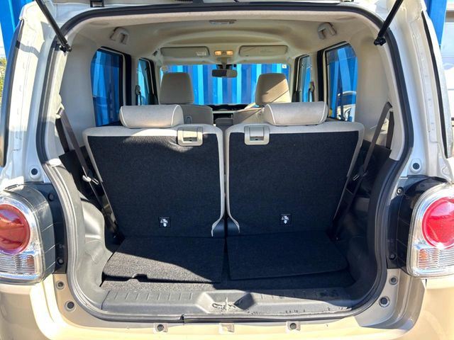 ���i�̂���������ʋ΁A���}���ɏ\���ȉ׎��X�y�[�X���m�ۂ��Ă���܂��B�Z�J���h�V�[�g��|���ƁA�傫�ȉו��̐ύڂ��\�ł���