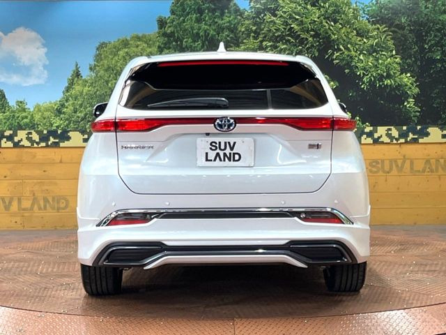 安心の最長10年・走行無制限保証(有償)をご用意。保証内容も充実はもちろん、無料点検&オイル交換や、年中無休の全国・24時間ロードサービスも付帯されておりますのでご安心下さい。