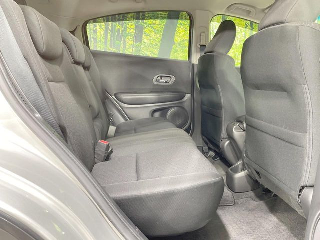 後部座席も気になるようなキズ・汚れやへたり等、大きなダメージはなく、良好な状態です。