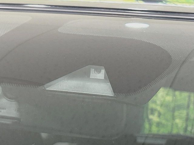 �y�C���e���W�F���g�G�}�[�W�F���V�[�u���[�L�z�t�����g�J�����őO���̎ԗ�����s�҂����m�B�Փ˂������Ȏ��͏Փ˔�Q�y���u���[�L���쓮�A�Փˉ�����T�|�[�g�B�����S�Ƀh���C�u�����y���݂��������܂��B