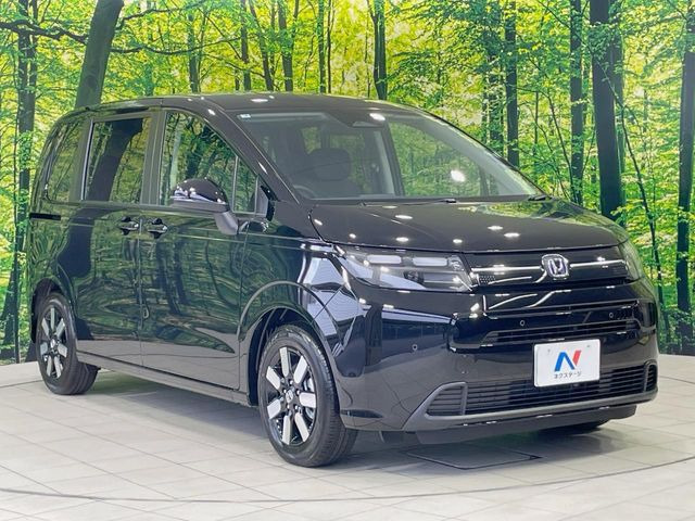 高透明度のガラス皮膜で撥水はもちろん、上質なツヤ・光沢を実現。紫外線や酸性雨から大切な愛車を保護し、色あせ・劣化を防止。「弾スプラッシュコート」、「弾プリミッサコート」からお選びいただけます。