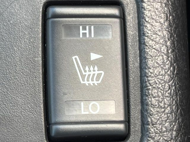 【シートヒーター】寒い日に重宝するシートヒーター!エアコンより早く温まってくれるので寒がりの人も安心ですね♪エアコンの温風は乾燥するから苦手、という方にもをおすすめです。