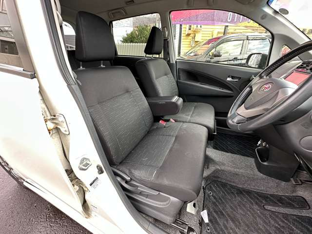 ���̋Ǝ҂ɂ������ې􂢁A�V�[�g�̃^�o�R�Ȃǂɂ��R�Q���̃��y�A��(�L��)�������Ă���܂��B