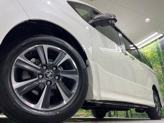 【純正16インチアルミホイール】外観にマッチした純正アルミホイールを装着しております。各種社外アルミホイールや、スタッドレスタイヤも取扱いしております。是非ご相談ください♪