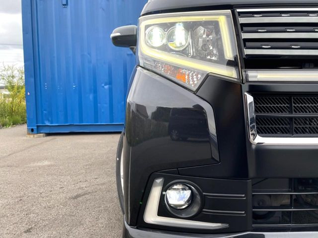 �yLED�w�b�h���C�g�z���V����ԑ��s�����ǍD�Ȏ��E���m�ۂ����S���ĉ^�]�ł��鍂�P�xLED�w�b�h���C�g�𑕔�!�_�����x�������A����d�͂��}�����Ă��܂��B