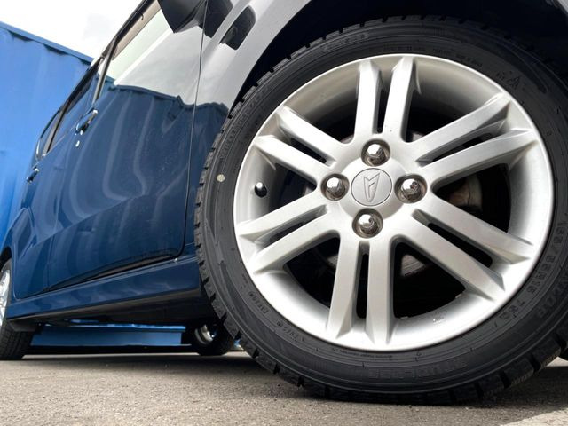 �y����15�C���`�A���~�z�C�[���z�O�ςɃ}�b�`���������A���~�z�C�[���𑕒����Ă���܂��B�e��ЊO�A���~�z�C�[����A�X�^�b�h���X�^�C�����戵�����Ă���܂��B���񂲑��k����������