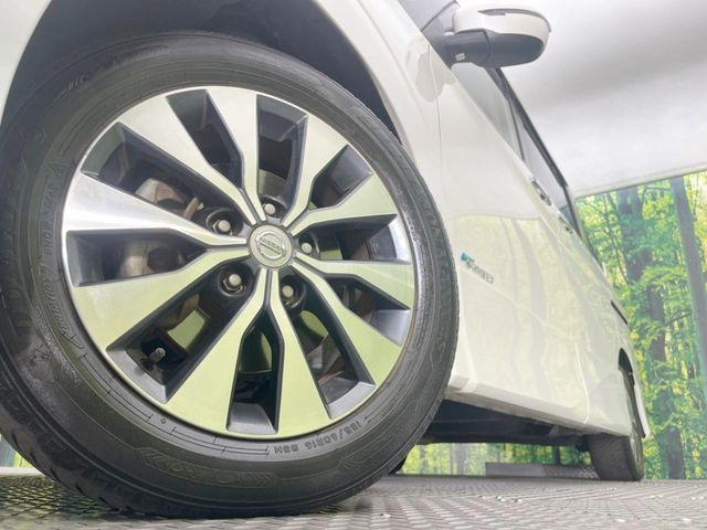 �y����16�C���`�A���~�z�C�[���z�O�ςɃ}�b�`���������A���~�z�C�[���𑕒����Ă���܂��B�e��ЊO�A���~�z�C�[����A�X�^�b�h���X�^�C�����戵�����Ă���܂��B���񂲑��k����������