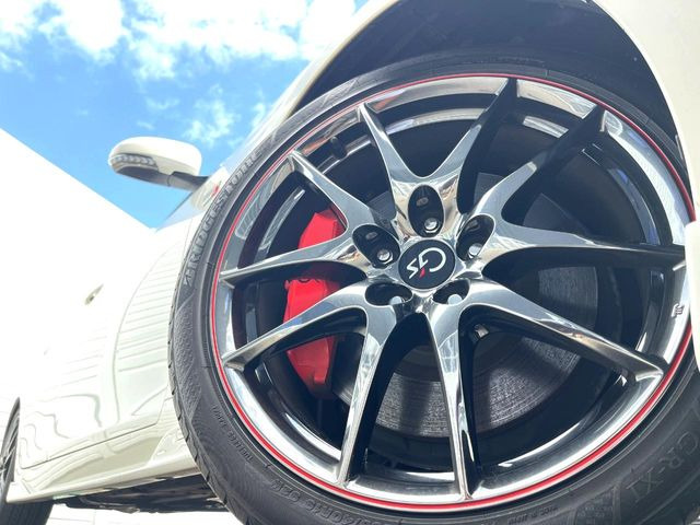 �y����19�C���`�A���~�z�C�[���z�O�ςɃ}�b�`���������A���~�z�C�[���𑕒����Ă���܂��B�e��ЊO�A���~�z�C�[����A�X�^�b�h���X�^�C�����戵�����Ă���܂��B���񂲑��k����������