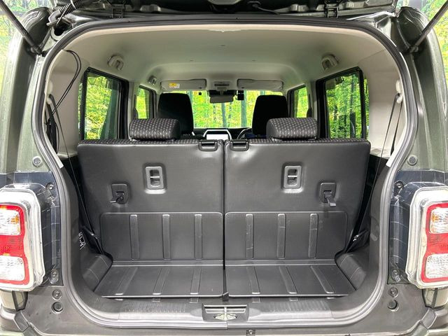 ���i�̂���������ʋ΁A���}���ɏ\���ȉ׎��X�y�[�X���m�ۂ��Ă���܂��B�Z�J���h�V�[�g��|���ƁA�傫�ȉו��̐ύڂ��\�ł���