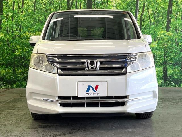 弊社では、全車『修復歴なし』のお車のみ取り扱っております。専任バイヤーによる厳選した仕入れの後、入庫後の車両チェックを行い、ネクステージが認定した高品質な中古車をご提供しております。