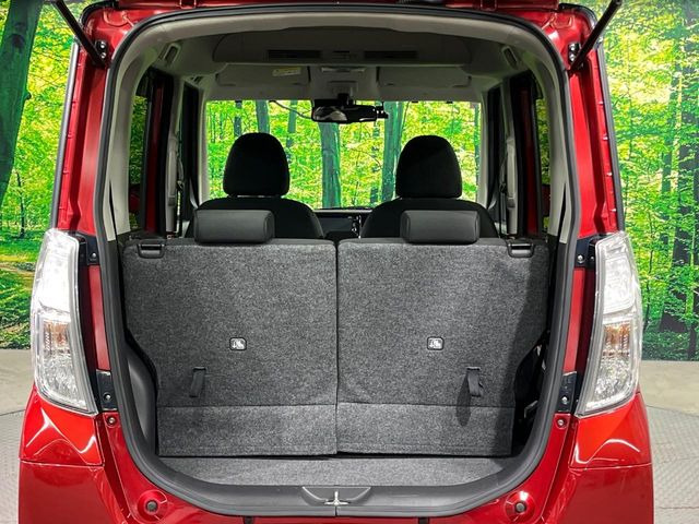 ���i�̂���������ʋ΁A���}���ɏ\���ȉ׎��X�y�[�X���m�ۂ��Ă���܂��B�Z�J���h�V�[�g��|���ƁA�傫�ȉו��̐ύڂ��\�ł���