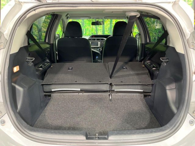 ���i�̂���������ʋ΁A���}���ɏ\���ȉ׎��X�y�[�X���m�ۂ��Ă���܂��B�Z�J���h�V�[�g��|���ƁA�傫�ȉו��̐ύڂ��\�ł���