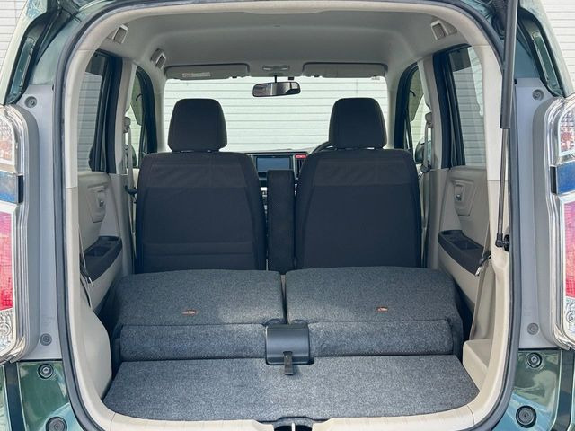 ���ڃV�[�g�͑O��X���C�h���\�ł��B���ɉ�����Α������L������������A�O�ɋl�߂�Α傫�ȃ��Q�b�W�X�y�[�X���m�ۂł��܂��B�V�[���ɉ����Ďg�������ł��邩��Ƃ��Ă��֗��ł���