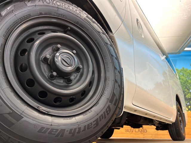 �y15�C���`�A���~�z�C�[���z�O�ςɃ}�b�`�����A���~�z�C�[���𑕒����Ă���܂��B�e��A���~�z�C�[����A�X�^�b�h���X�^�C�����戵�����Ă���܂��B���񂲑��k����������