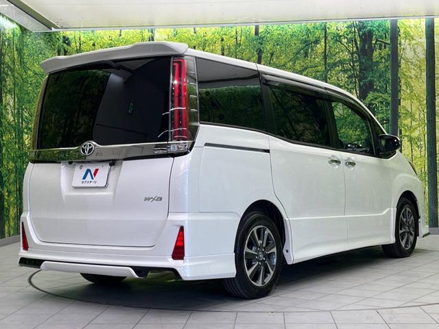 ☆全国のネクステージからお取り寄せが可能※!遠方の店舗に展示してあるクルマが気になる場合も、最寄りの店舗でご覧いただくことが可能です!是非私たちに要望をお聞かせください!※別途費用