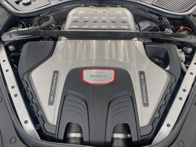 ●当店では、各メーカーの専用診断テスターを導入。国家資格を持つテクニカルスタッフも常駐しておりますので、万が一の際にも安心してご利用いただけます。