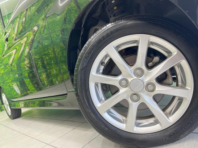 �y����14�C���`�A���~�z�C�[���z�O�ςɃ}�b�`���������A���~�z�C�[���𑕒����Ă���܂��B�e��ЊO�A���~�z�C�[����A�X�^�b�h���X�^�C�����戵�����Ă���܂��B���񂲑��k����������