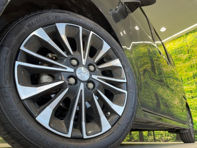 �y����15�C���`�A���~�z�C�[���z�O�ςɃ}�b�`���������A���~�z�C�[���𑕒����Ă���܂��B�e��ЊO�A���~�z�C�[����A�X�^�b�h���X�^�C�����戵�����Ă���܂��B���񂲑��k����������