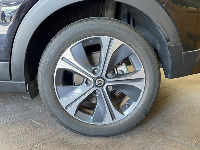 �y����17�C���`�A���~�z�C�[���z�O�ςɃ}�b�`���������A���~�z�C�[���𑕒����Ă���܂��B�e��ЊO�A���~�z�C�[����A�X�^�b�h���X�^�C�����戵�����Ă���܂��B���񂲑��k����������