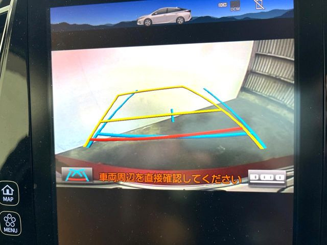【バックカメラ】駐車時に後方がリアルタイム映像で確認できます。大型商業施設や立体駐車場での駐車時や、夜間のバック時に大活躍!運転スキルに関わらず、今や必須となった装備のひとつです!