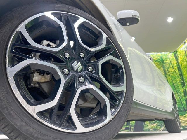 �y�����A���~�z�C�[���z�O�ςɃ}�b�`���������A���~�z�C�[���𑕒����Ă���܂��B�e��ЊO�A���~�z�C�[����A�X�^�b�h���X�^�C�����戵�����Ă���܂��B���񂲑��k����������